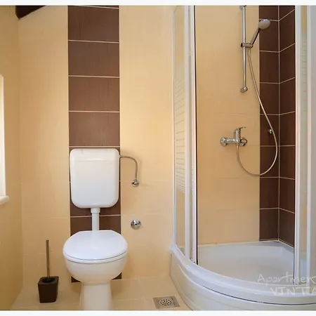 Vintage Apartment *